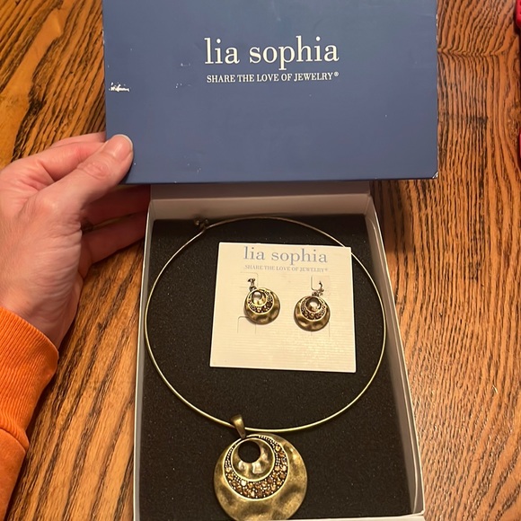 Lia Sophia Jewelry - New Lia Sophia Santa Fe earring and necklace set